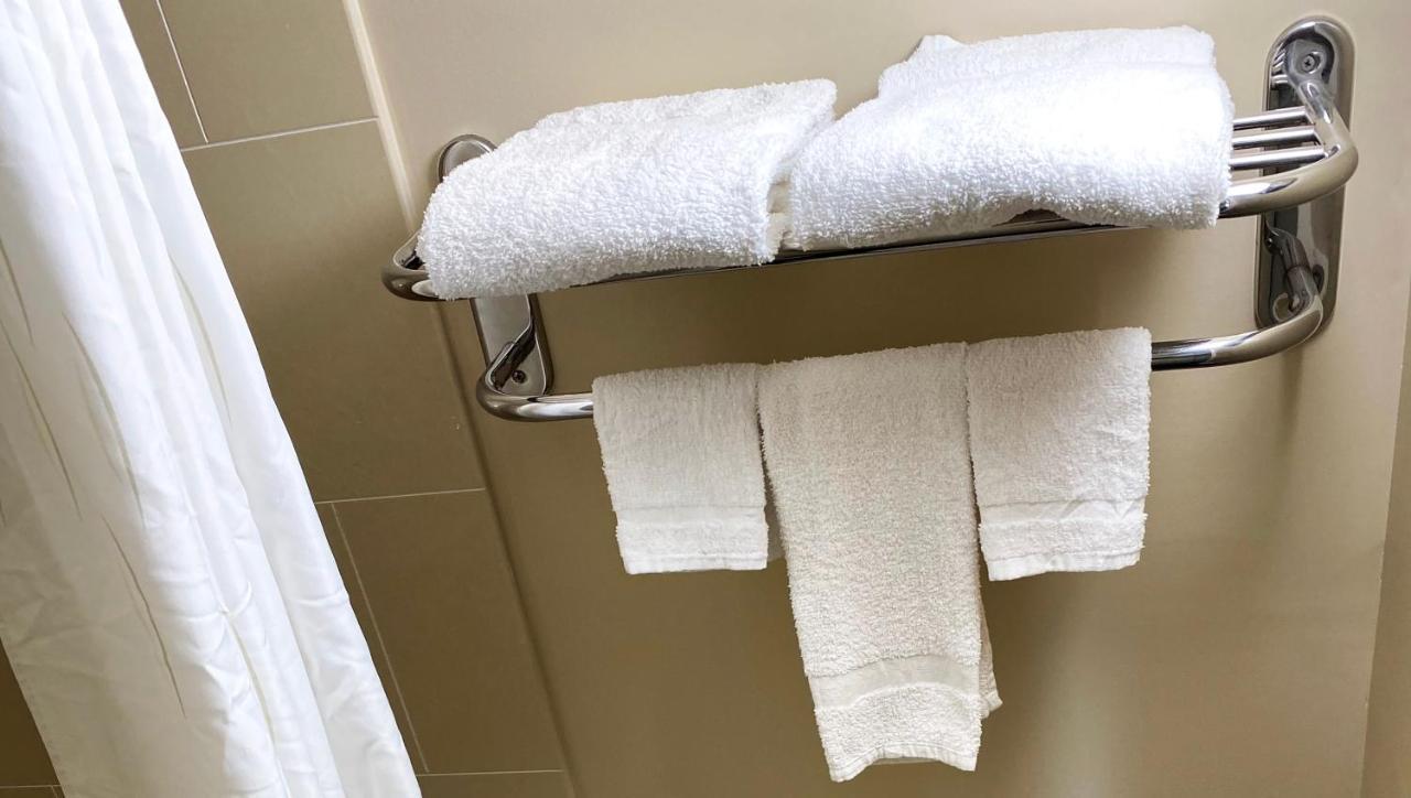 Express Inn Newport News Zewnętrze zdjęcie
