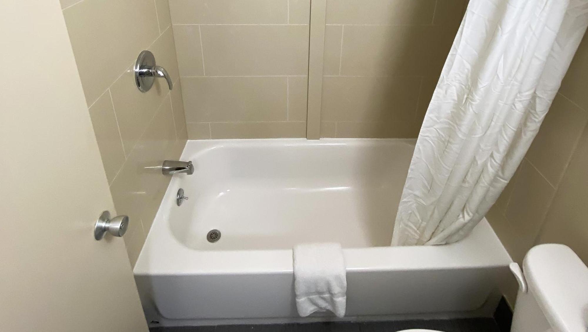 Express Inn Newport News Zewnętrze zdjęcie