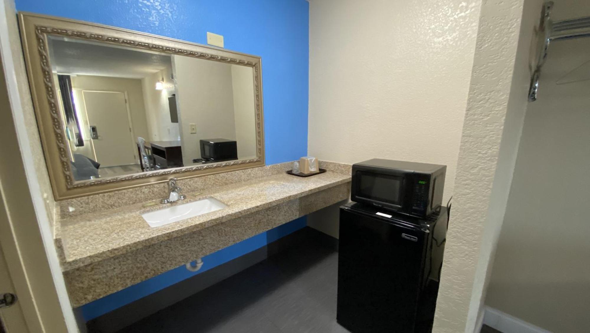 Express Inn Newport News Zewnętrze zdjęcie