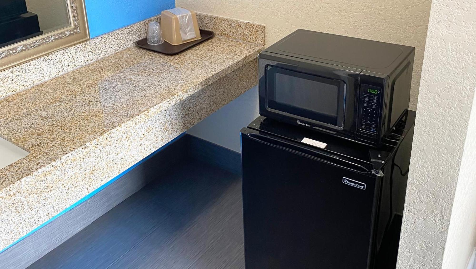 Express Inn Newport News Zewnętrze zdjęcie