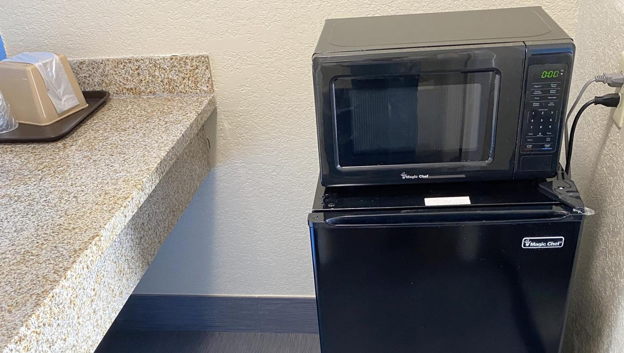Express Inn Newport News Zewnętrze zdjęcie